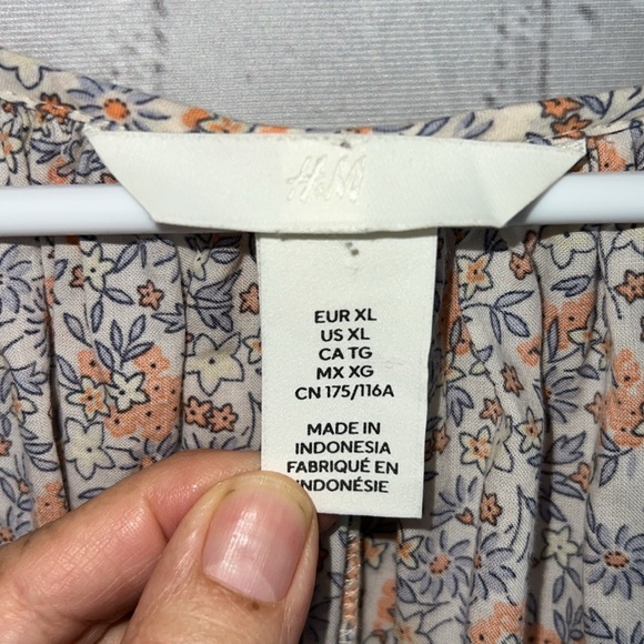 H&M Tiny Floral Print Cotton Shift Dress With Puff Sleeves & V-Neck, Siz… - Picture 6 of 9